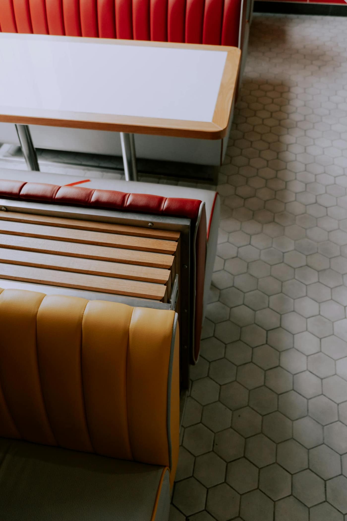Decorative flake floor in a dining space