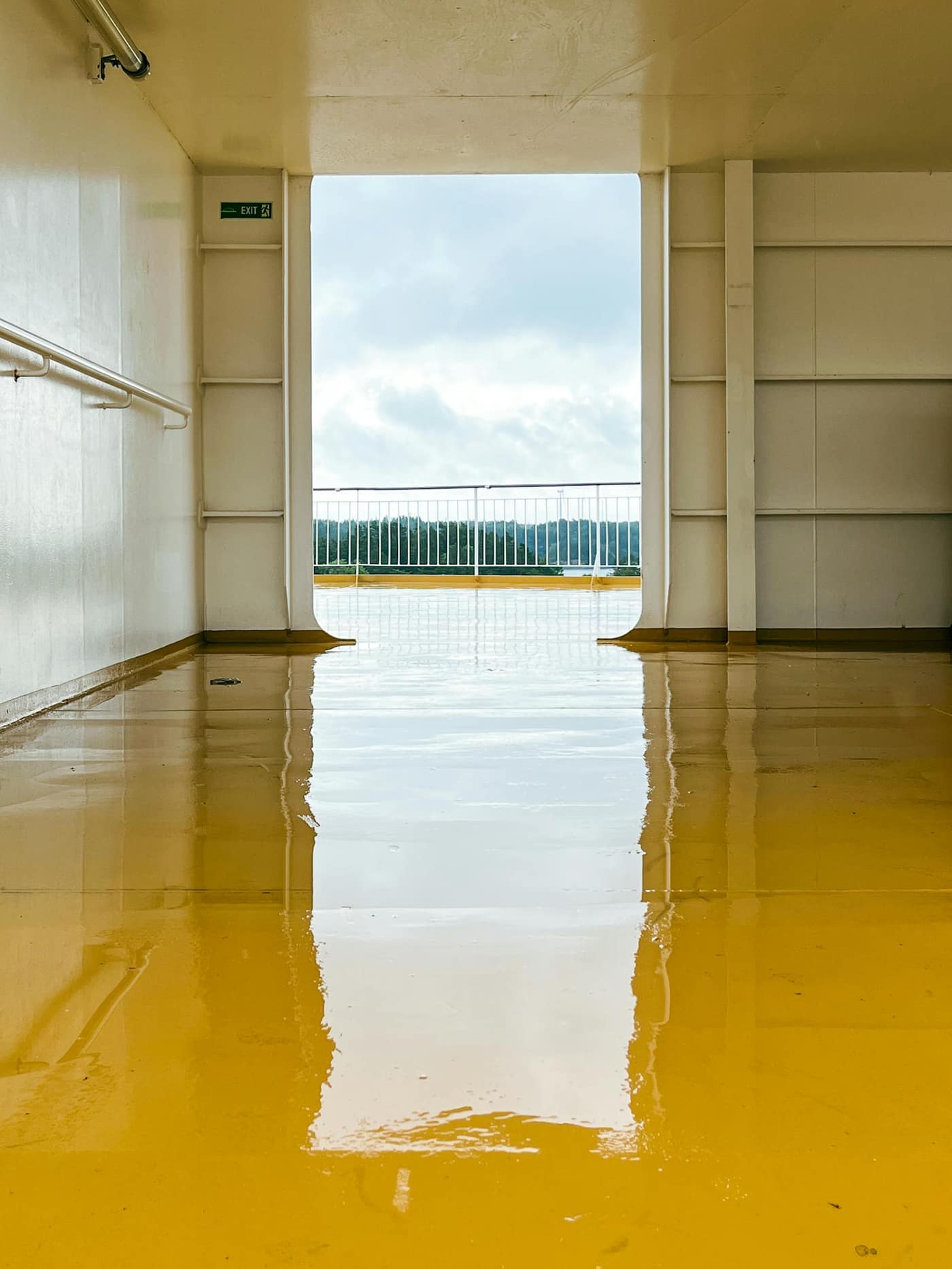 Decorative flake floor in a healthcare lobby